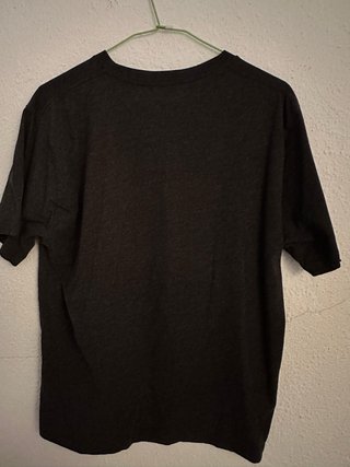 Casi nueva.Camiseta Pepe Jeans gris/negro talla L