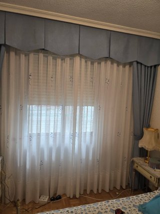 Conjunto cortinas a medida con galería
