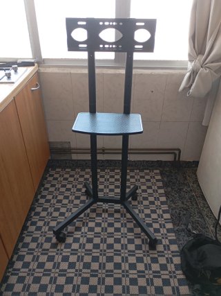 Soporte TV con ruedas y bandeja