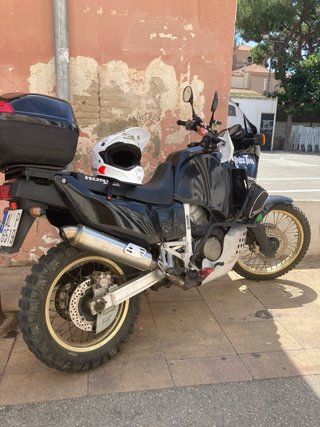 Honda Africa Twin 750 RD04