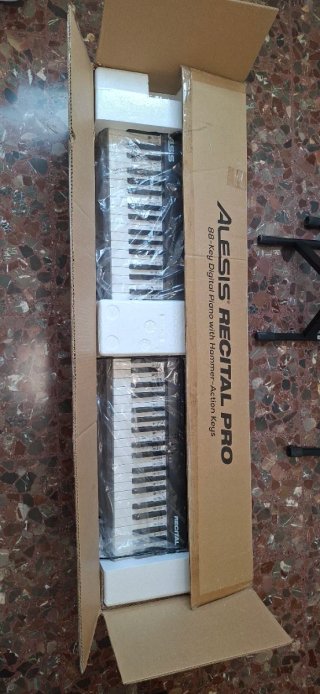 Teclado Alesis Recital Pro 88 Teclas