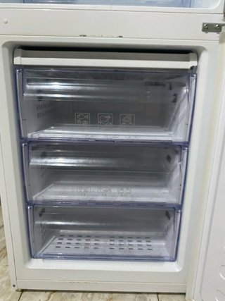 Nevera Beko combi – buen estado – 3 cajones cong