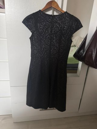 Vestido negro con estampado