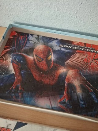Lote 2 Puzzles Clementoni Avengers y Spiderman