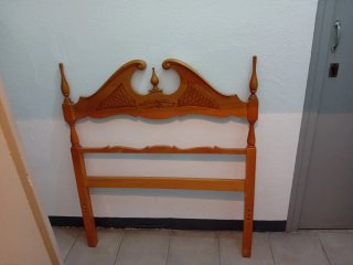 Dos cabeceros de madera 90cm ancho 11 alto