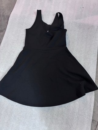 Vendo ropa variada talla M , vestidos , camisas