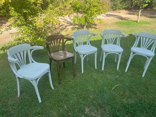 Juego de 5 sillas tipo tonette de madera