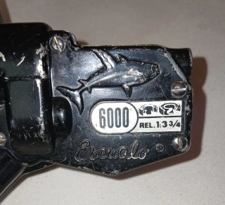 Carrete de pesca antiguo Escualo 6000.