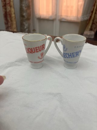 Vasos chupito Becher rojos y blancos