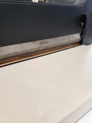 Guillotina de encuadernación Gestetner