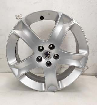 Llanta Peugeot RIFTER de 17 pulgadas 5 Tornillos