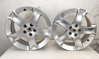 Llanta Peugeot RIFTER de 17 pulgadas 5 Tornillos