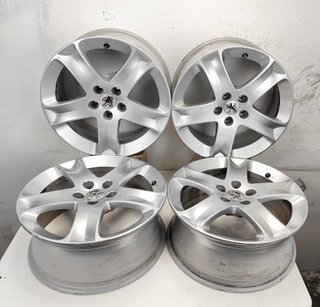 Llanta Peugeot RIFTER de 17 pulgadas 5 Tornillos