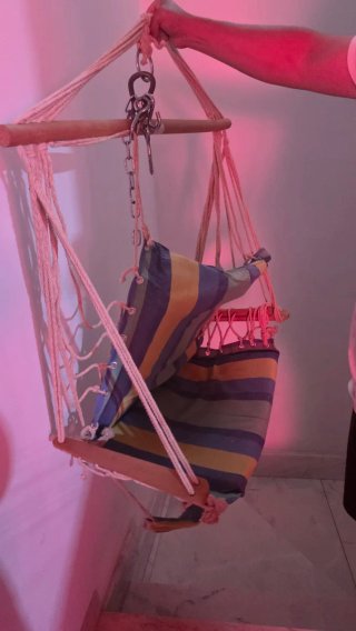 Hamaca multicolor con accesorios metálicos