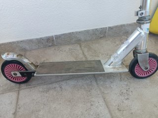 Patinete infantil plateado