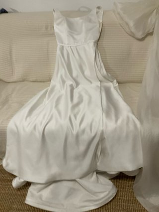 Vestido de novia + capa seda T.36-38 altura 1,72cm