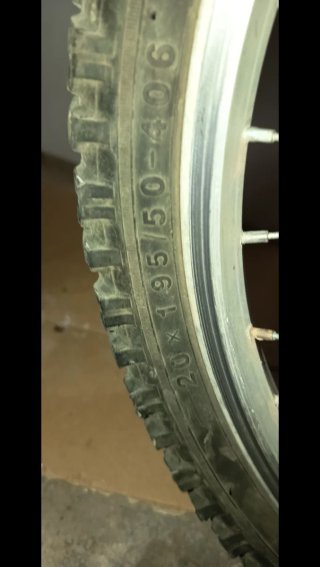 Bicicleta BTwin niño negra y amarilla