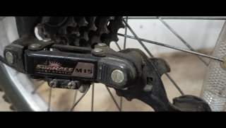 Bicicleta BTwin niño negra y amarilla