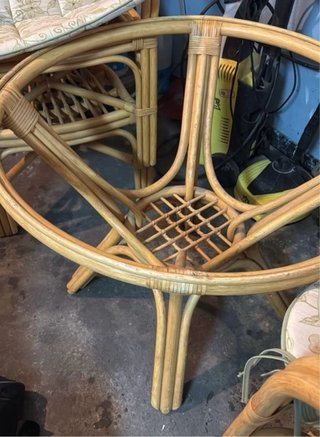 Conjunto mesa y sillas de mimbre