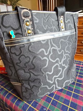 Bolso Tous Negro con Detalles Dorados