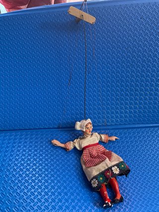 Marioneta antigua yeso y madera . Escucho ofertas