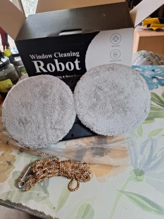 Robot Limpia Cristales y Baldosas