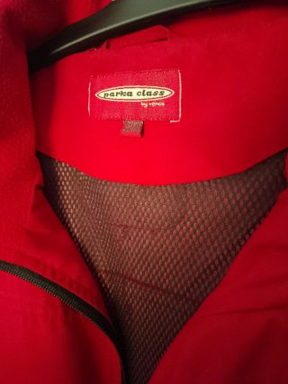 Cortavientos rojo