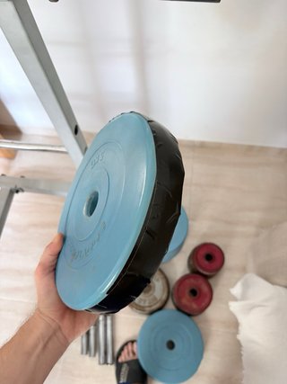 Banco de pesas + barras + 52 kg