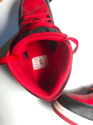 Zapatillas Nike Air Jordan Negras Rojas