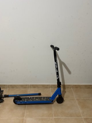 Patinete azul