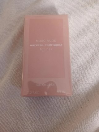 Narciso Rodriguez for Her Musc Nude Eau de Parfum.