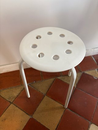Taburete blanco Ikea Marius
