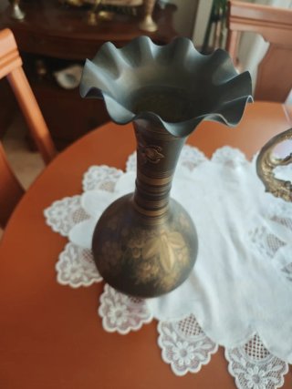 Jarrón Metálico Decorado