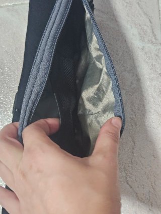 Riñonera de viaje gris
