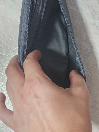 Riñonera de viaje gris