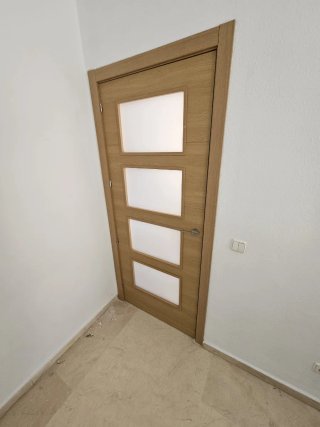 Instalador de puertas de interior