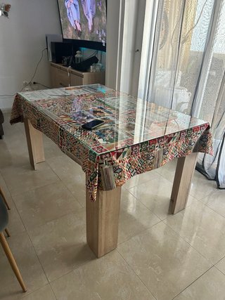 Mesa extensible roble claro con cristal incluido