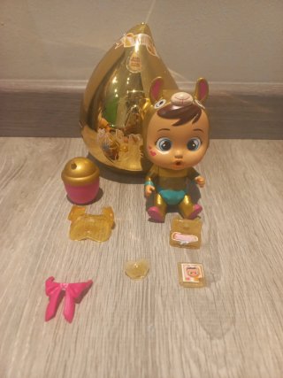 Casa Bebés Llorones Dorada