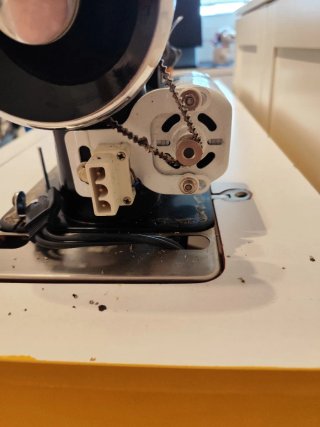 Máquina de coser Alfa años 50 con mueble