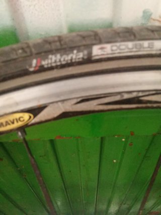 Llanta delantera Mavic