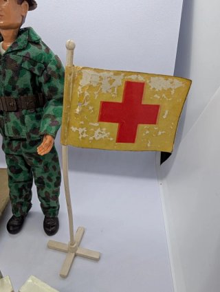 Madelman Soldado Camuflaje Cruz Roja