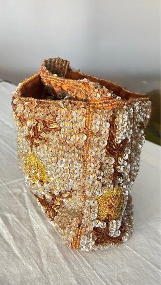 Bolso de lentejuelas y bordados para fiesta