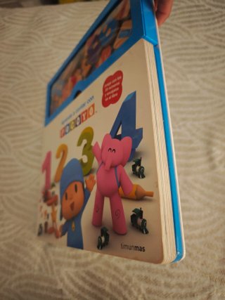 Aprende a contar con Pocoyó Libro con piezas en...