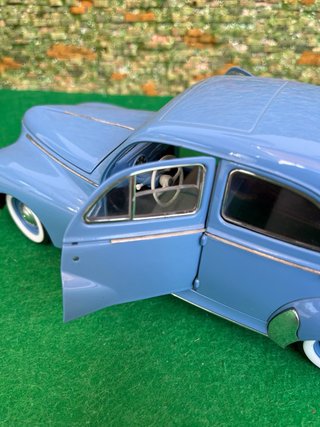 Peugeot 203 1954 – Escala 1:18 Solido