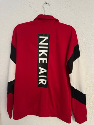 Practicamente nueva. Chaqueta Nike Air Roja