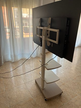 Soporte TV portátil con ruedas