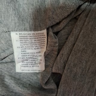 Camiseta gris H&M Snoopy