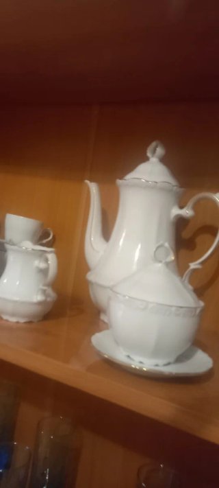 Juego de café de porcelana blanco y dorado