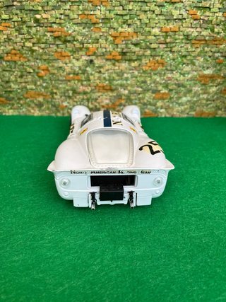 Ferrari 330 P4 – Escala 1:18 Jouef Evolution