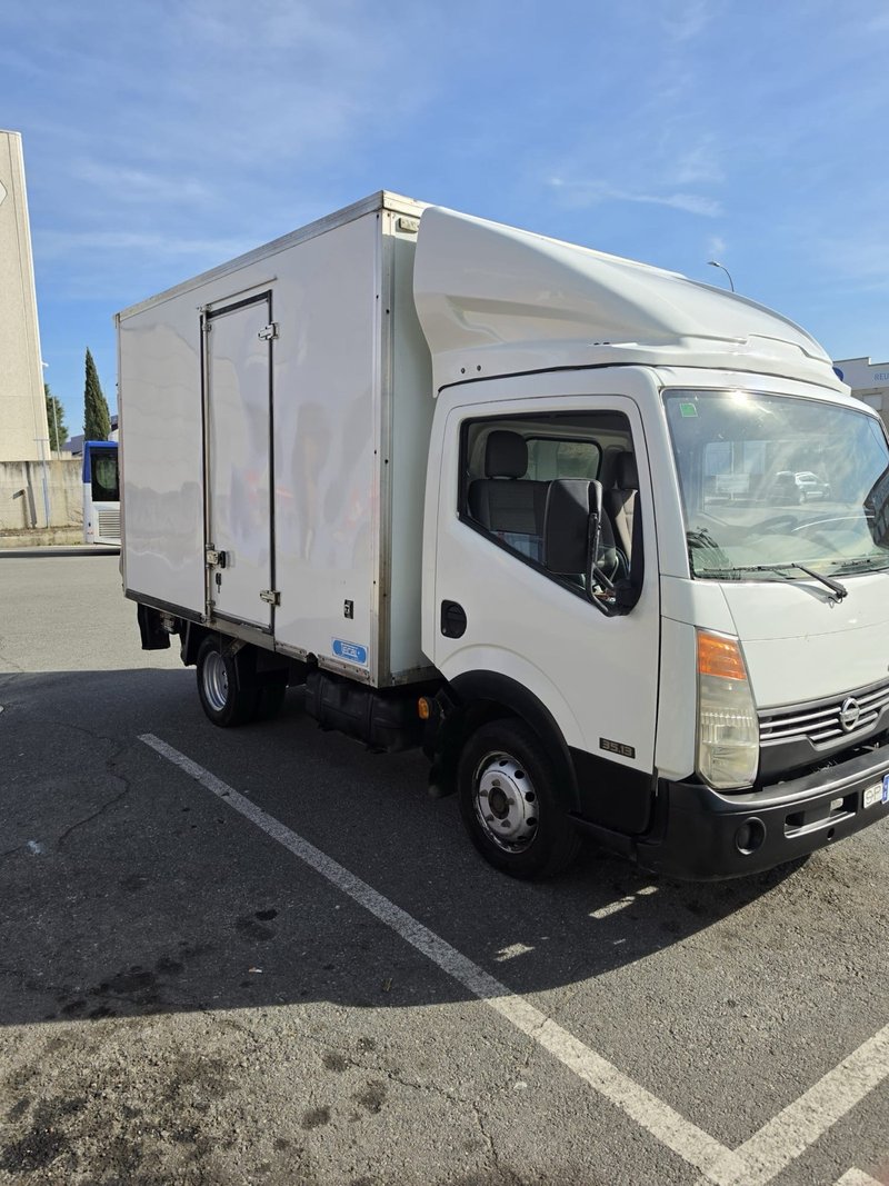 Nissan Cabstar 2009 - foto 1